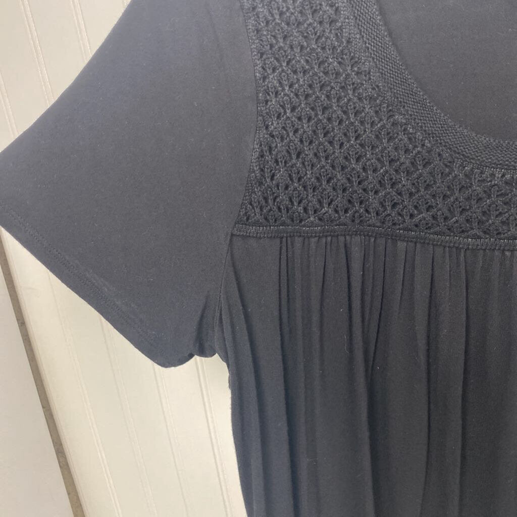 FLOWY SHORT SLEEVED