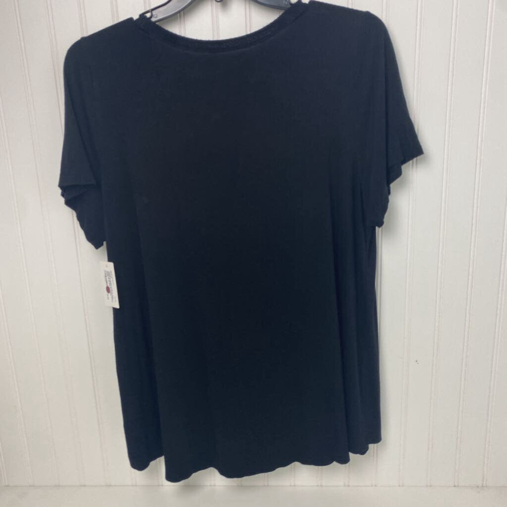 FLOWY SHORT SLEEVED