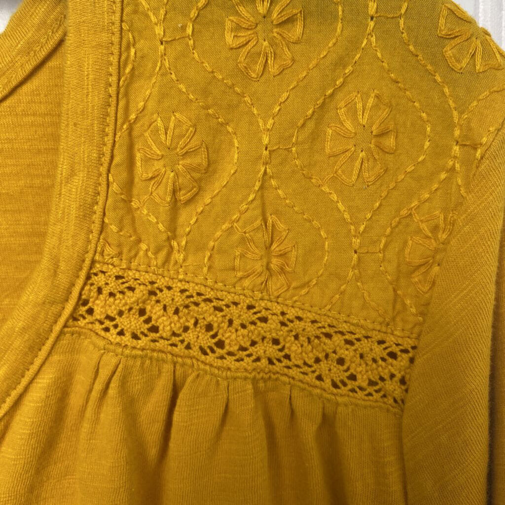 V NECCK LONG SLEEVED