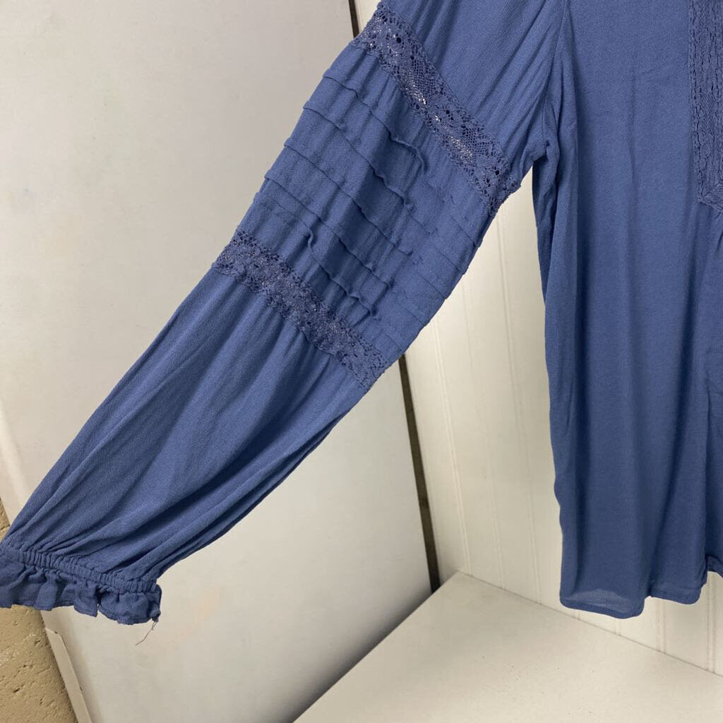 PLEATED LONG SLEEVED