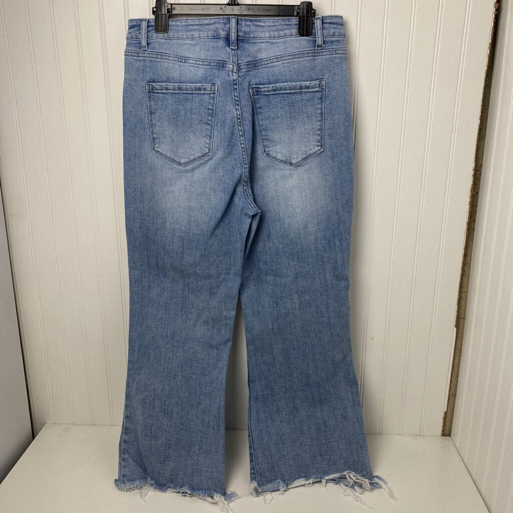 WIDE LEGGED JEANS