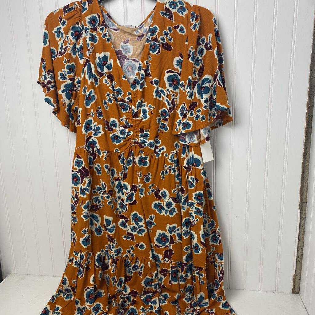 FLORAL SHORT SLEEVED DRESS
