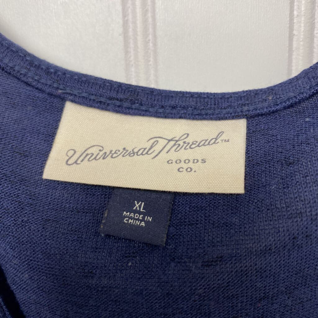 SLEEVELKESS KNIT TOP