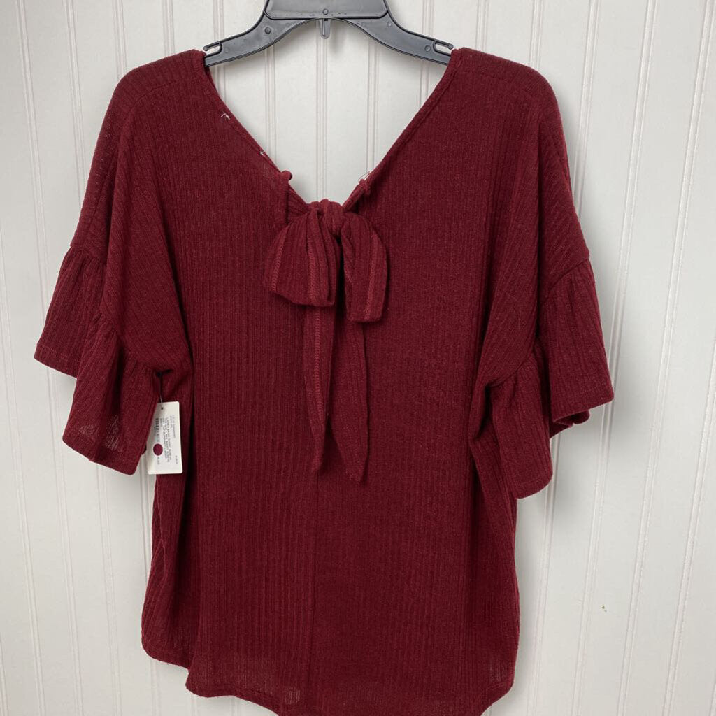 SHORT SLEEVE KNIT TOP