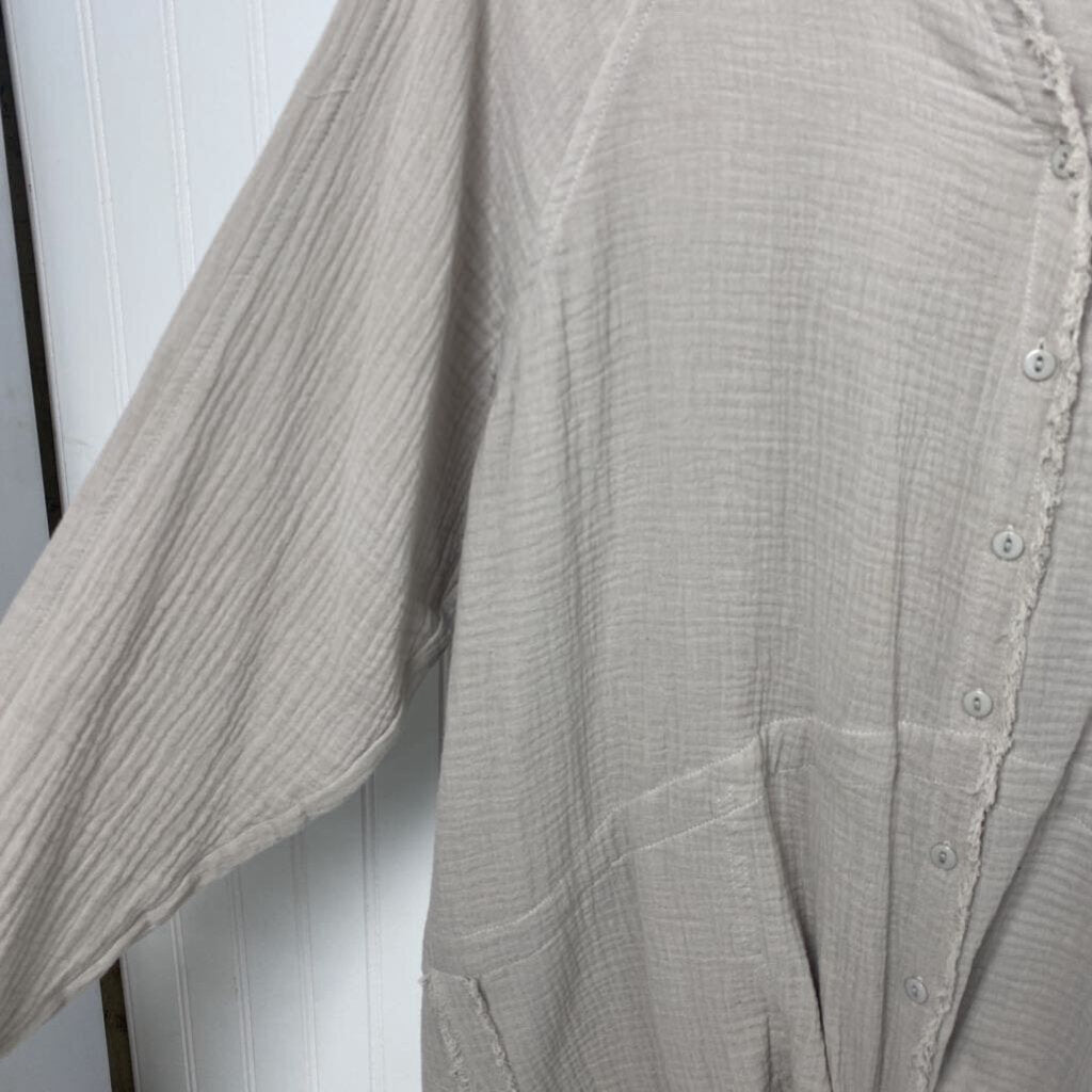LONG SLEEVE BUTTON UP