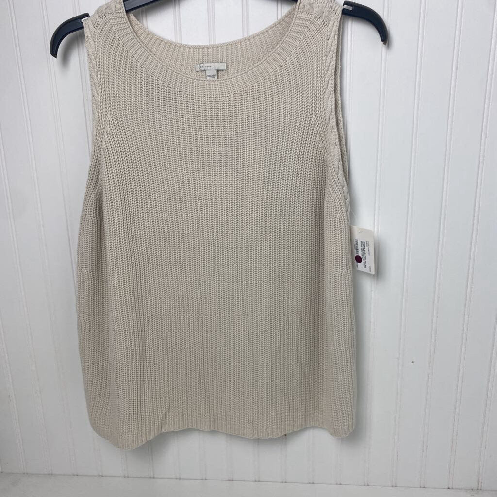 SLEEVLESS SWEATER