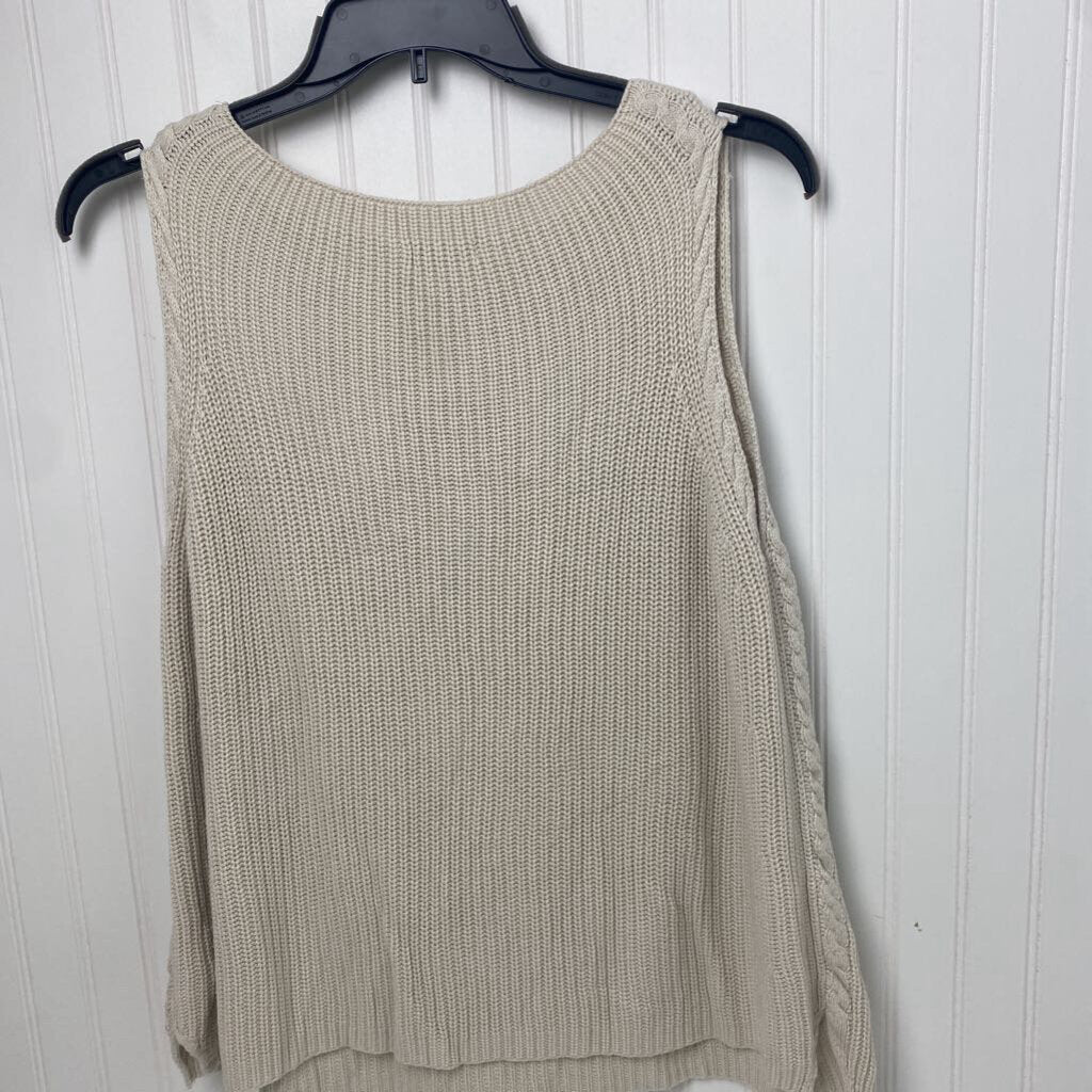 SLEEVLESS SWEATER