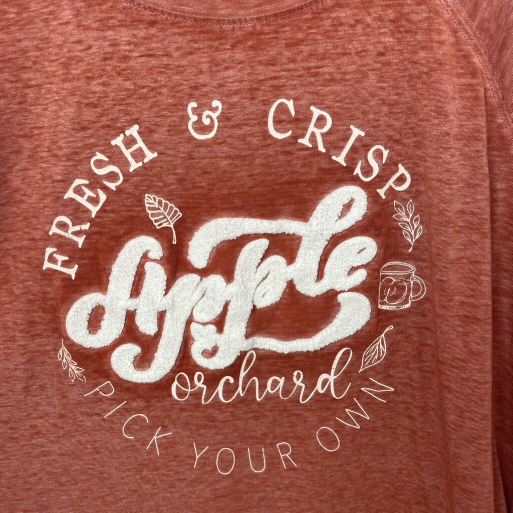 LONG SLEEVED GRAPHIC TEE