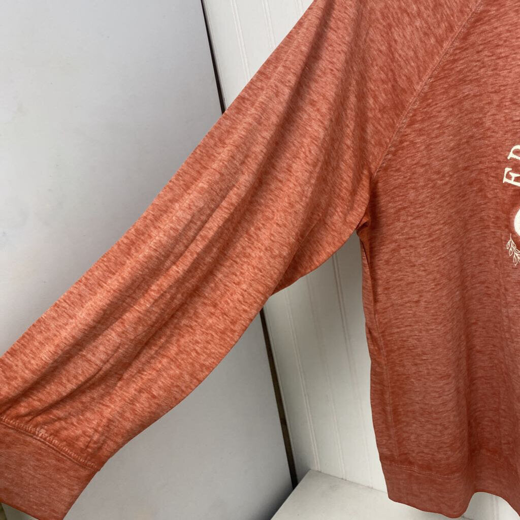 LONG SLEEVED GRAPHIC TEE