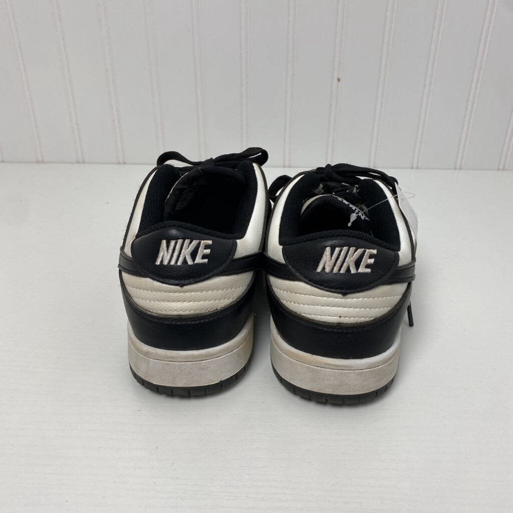 TENNIS SHOE