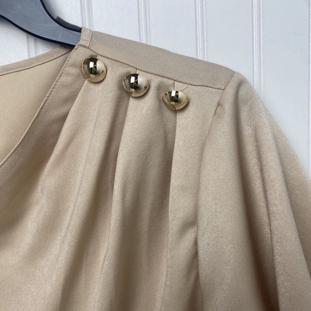 SHORT SLEEVED W/GOLD BUTTONS