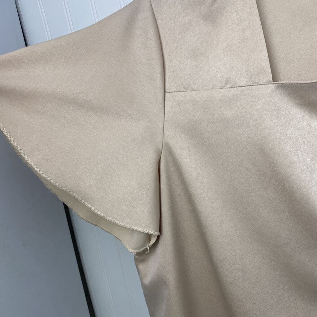 SHORT SLEEVED W/GOLD BUTTONS