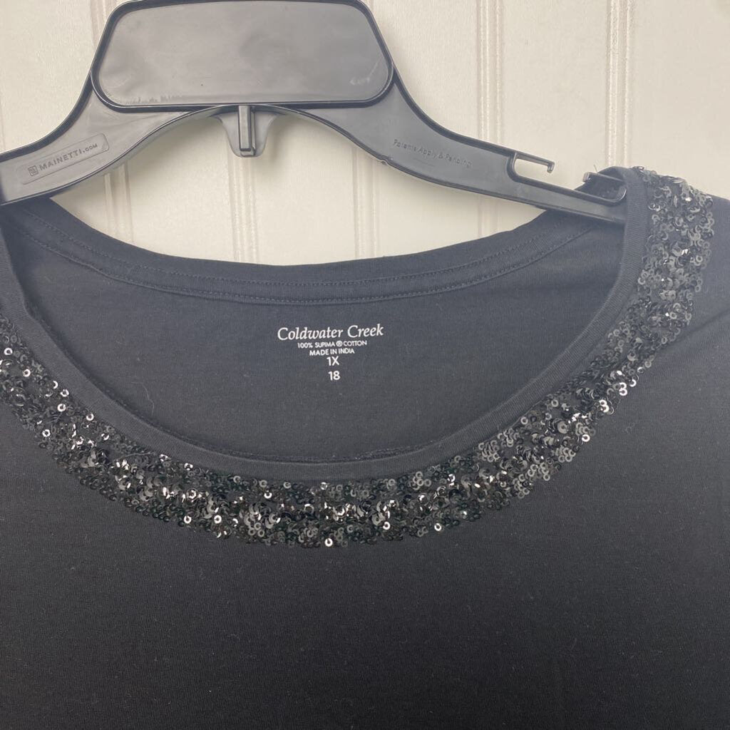 SEQUINED NECK SHORT SLEEVED