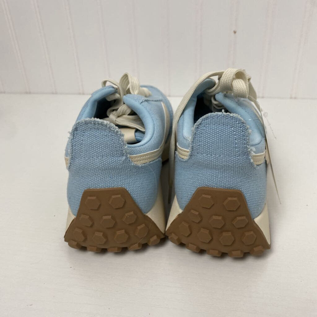 LADIES TENNIS SHOES