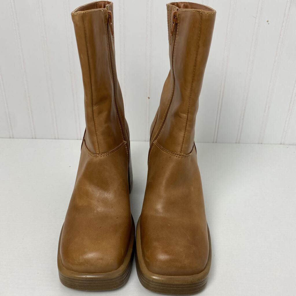 LEATHER ANKLE BOOTS