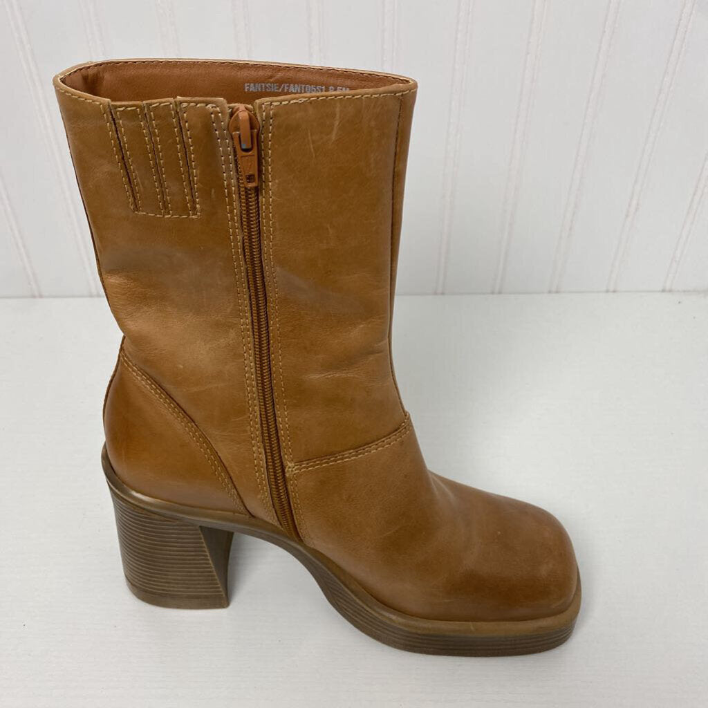 LEATHER ANKLE BOOTS
