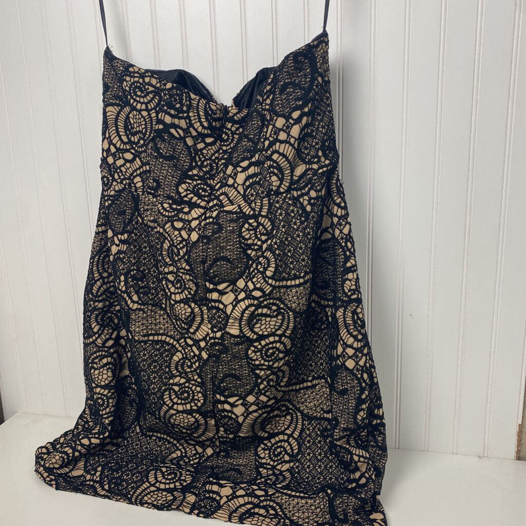 STRAPLESS SHORT DRESS