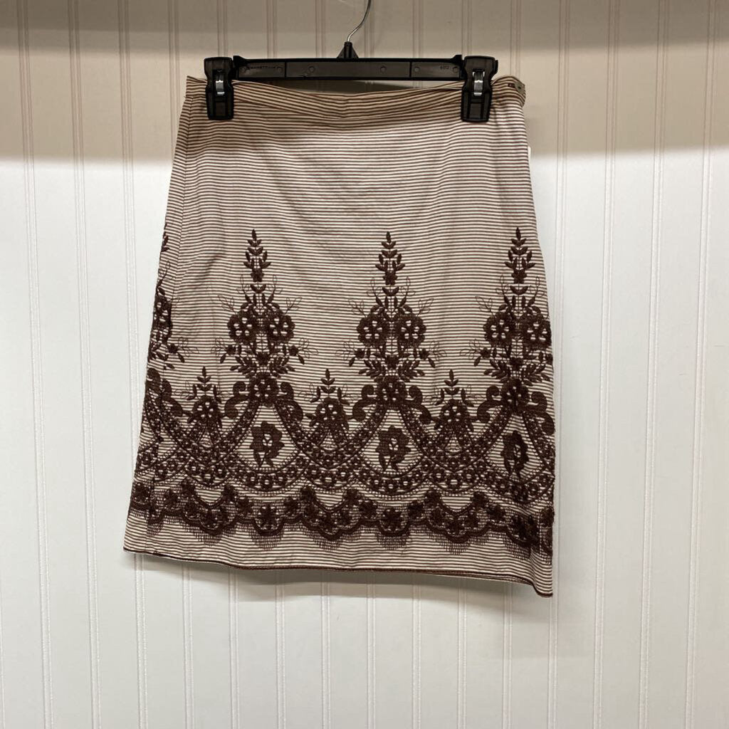 EMBROIDERED SHORT SKIRT