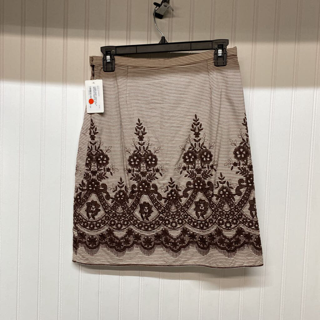 EMBROIDERED SHORT SKIRT