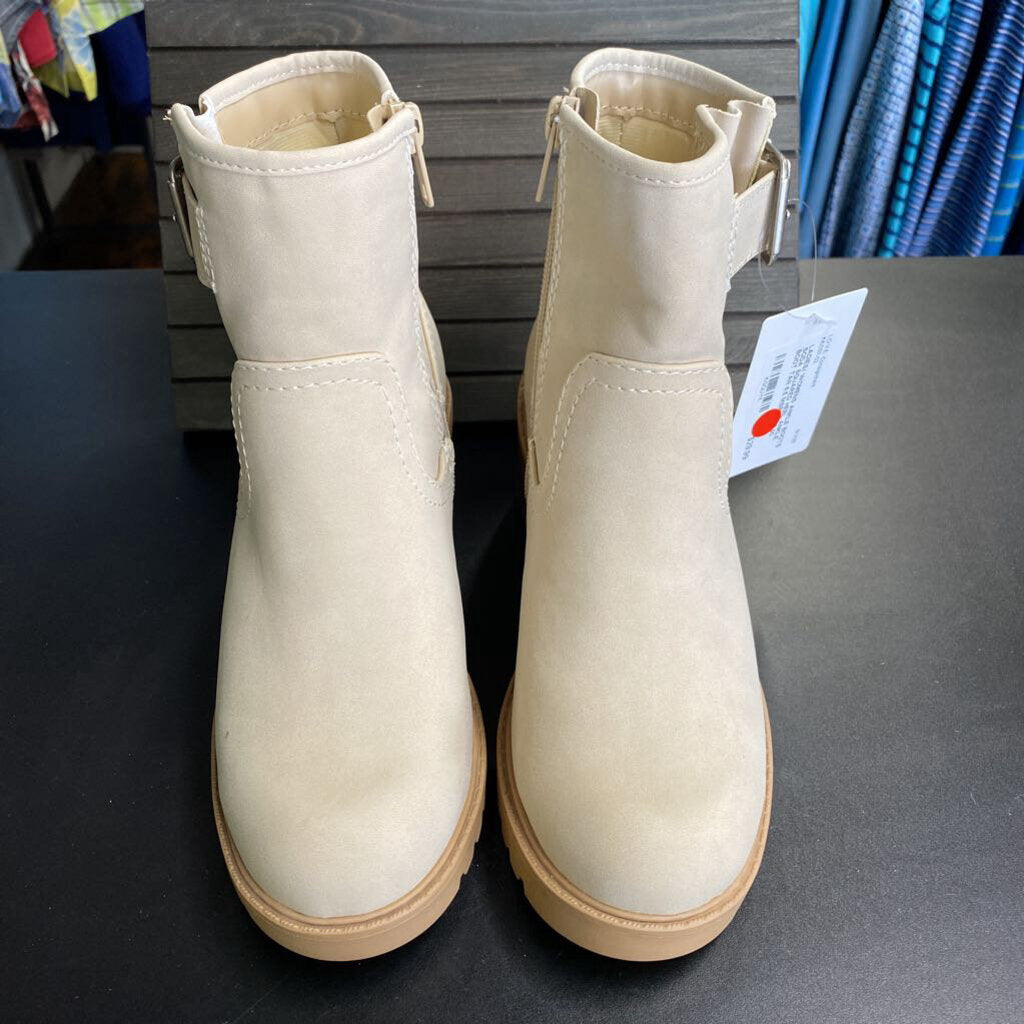 SQUARED HEEL ANKLE BOOT