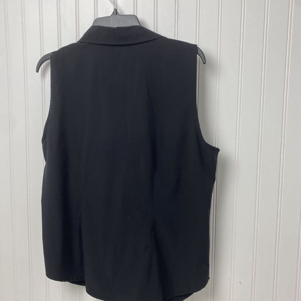 SLEEVELESS BUTTON UP