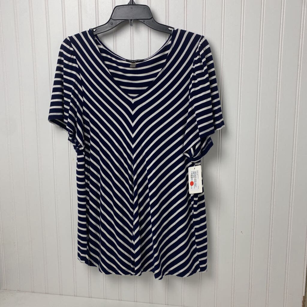 SHORT SLEEVE KNIT TOP