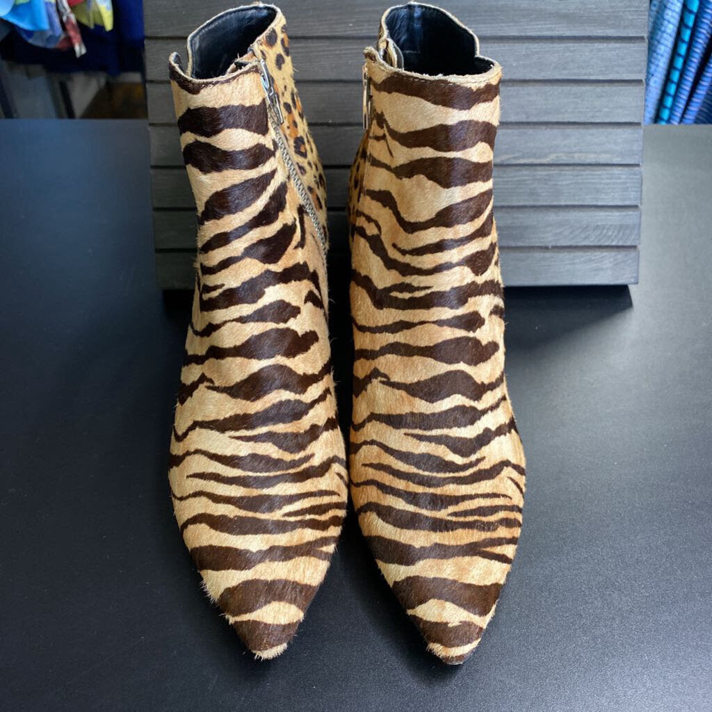 LEOPARD PRINT ANKLE BOOTS
