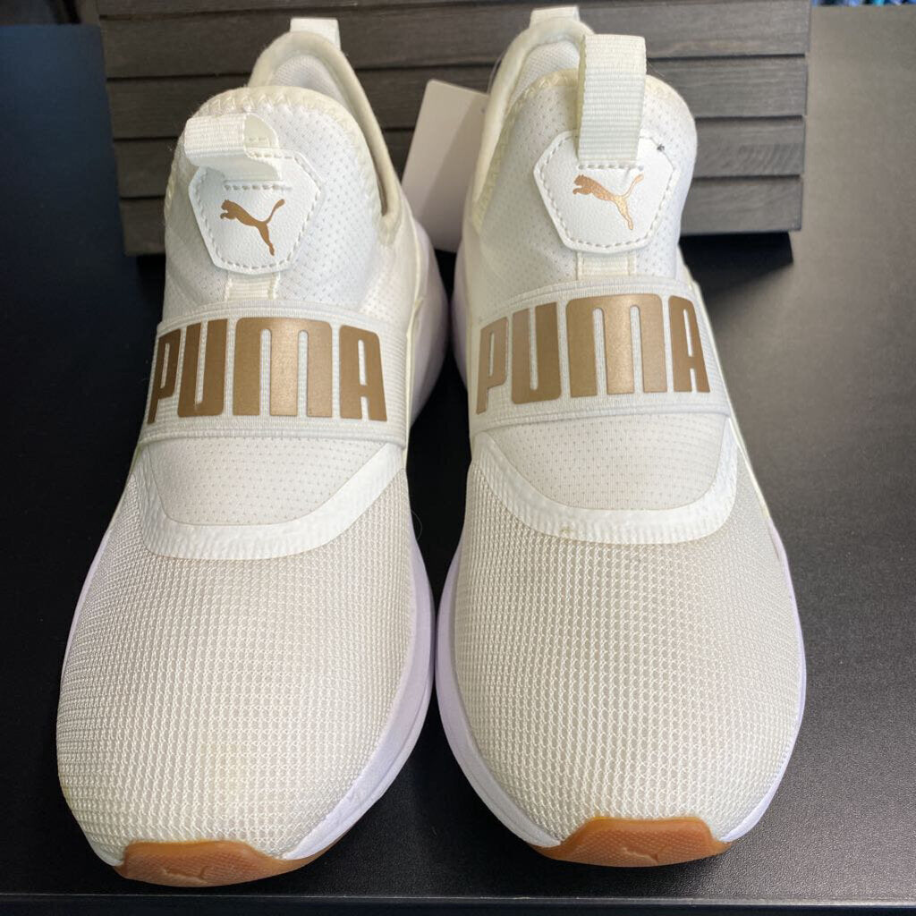 SLIP ON TENNIS SHOES