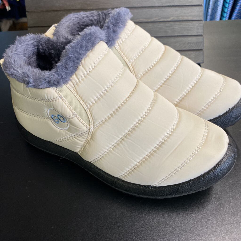 WATERPROOF ANKLE BOOTS