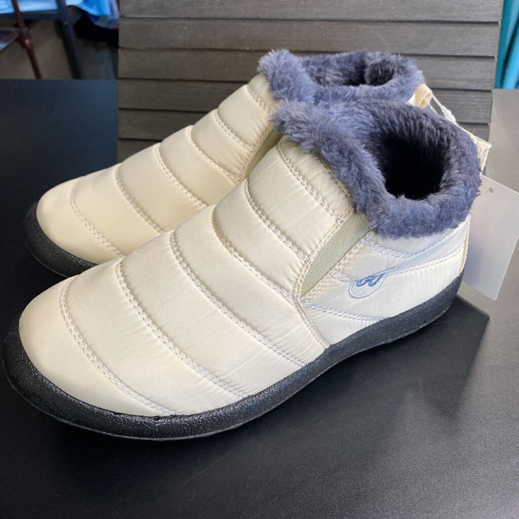 WATERPROOF ANKLE BOOTS