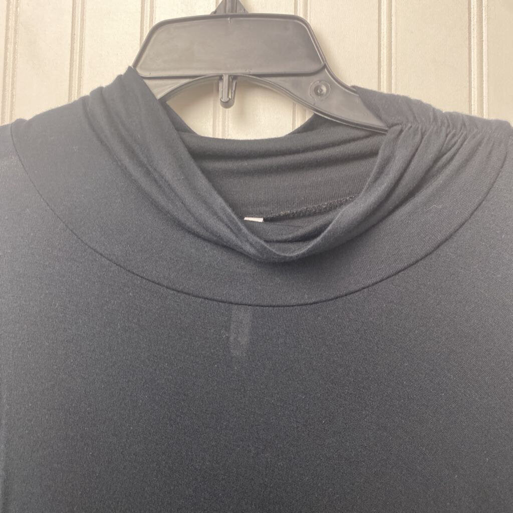 LONG SLEEVE TURTLENECK TOP
