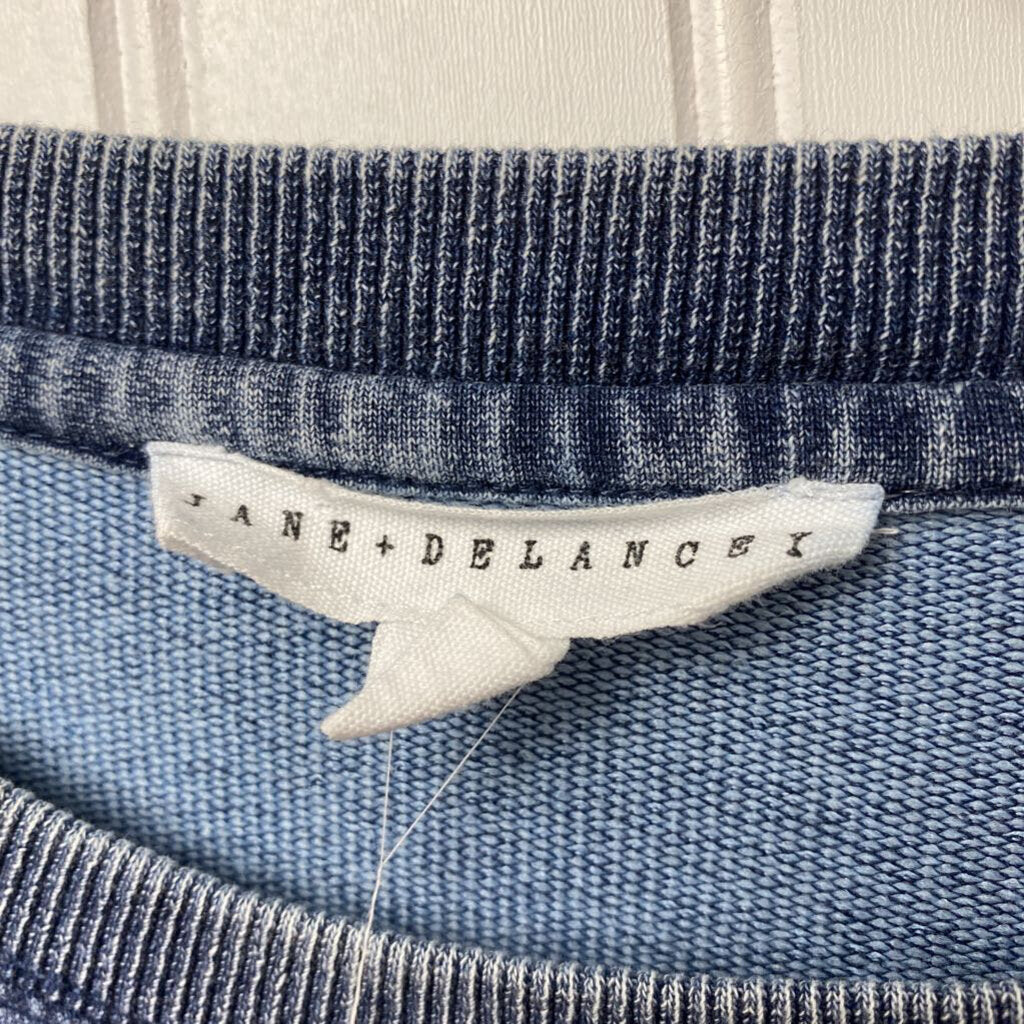 LONG SLEEVE STRIPED TOP
