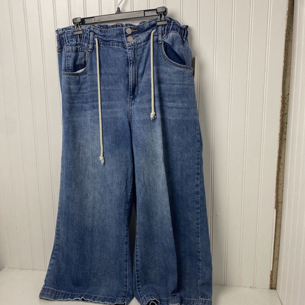 CROPPED WIDE LEG JEANS