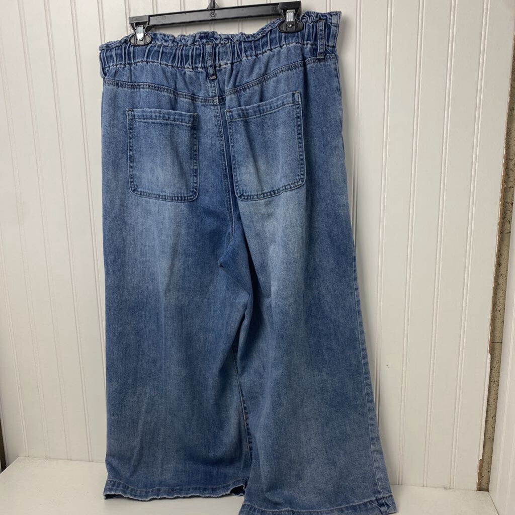 CROPPED WIDE LEG JEANS