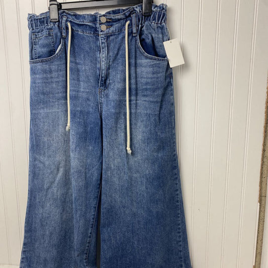 CROPPED WIDE LEG JEANS