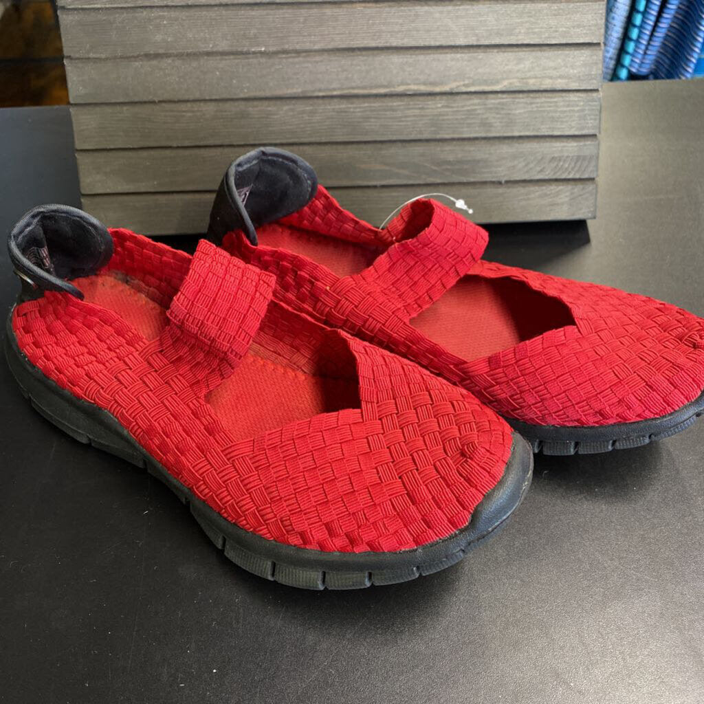 MARY JANE TENNIS SHOE