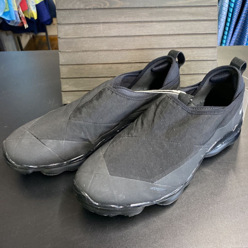 *NIKE AIR VAPORMAX SLIP ON TENNIS SHOE