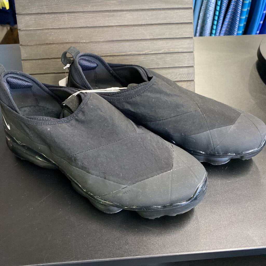 *NIKE AIR VAPORMAX SLIP ON TENNIS SHOE