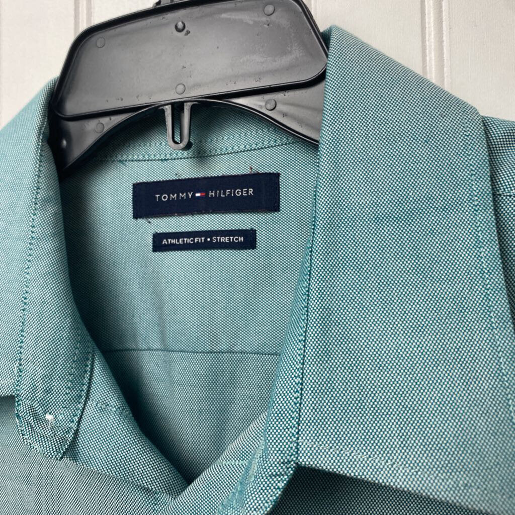 LONG SLEEVE BUTTON UP SHIRT