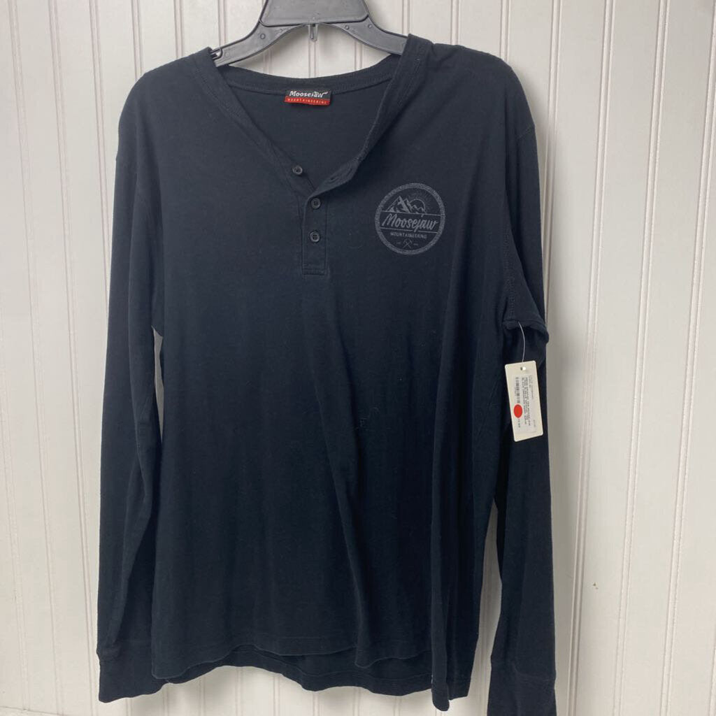 LONG SLEEVE GRAPHIC TEE