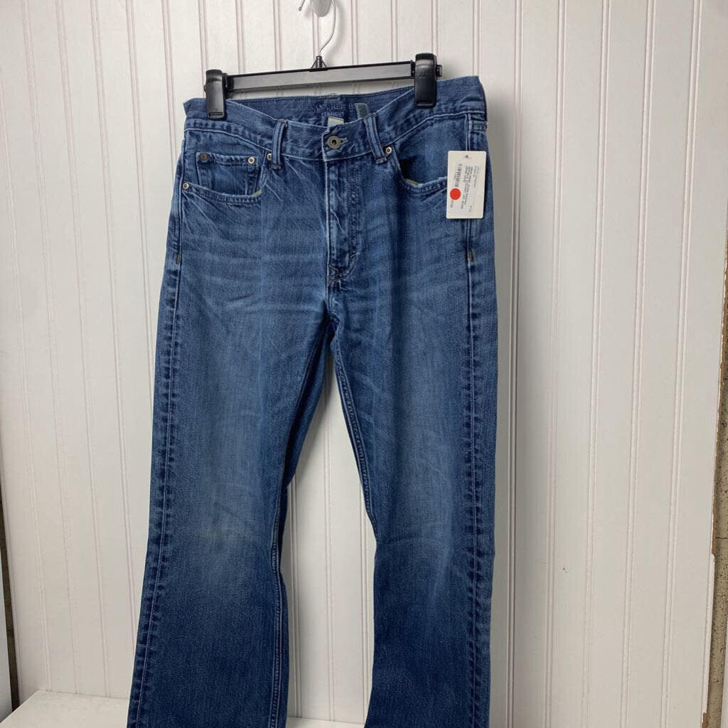 STRAIGHT LEG JEANS