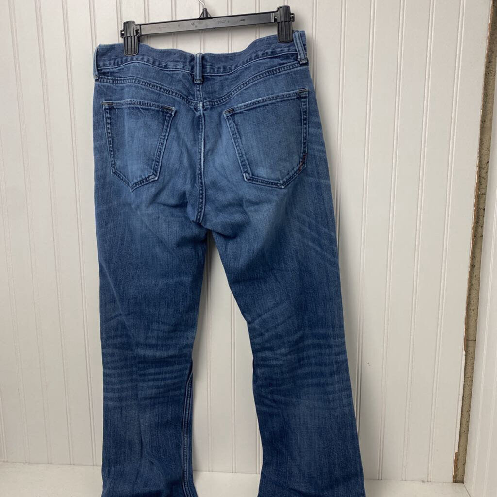 STRAIGHT LEG JEANS