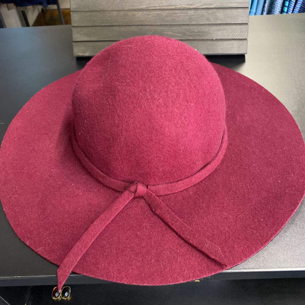 FELT HAT