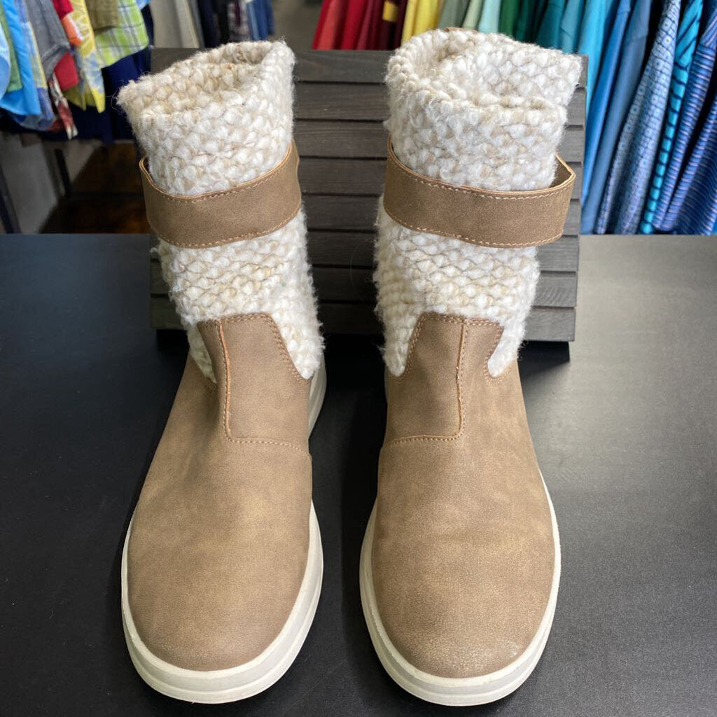 FAUX LEATHER AND FLEECE BOOTS