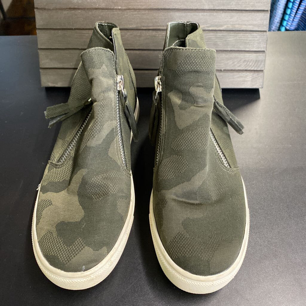 CAMOFLAGE ANKLE BOOTS