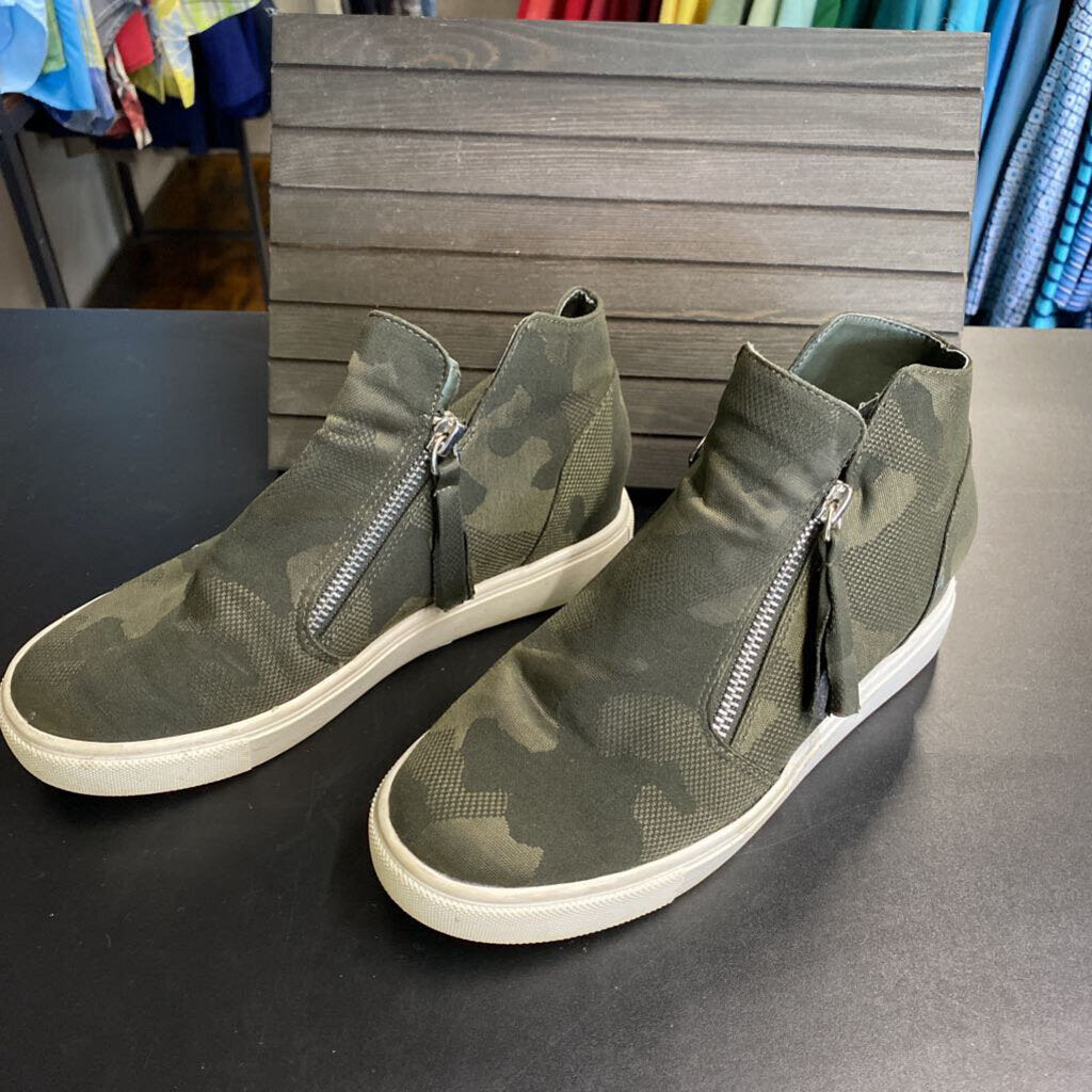 CAMOFLAGE ANKLE BOOTS