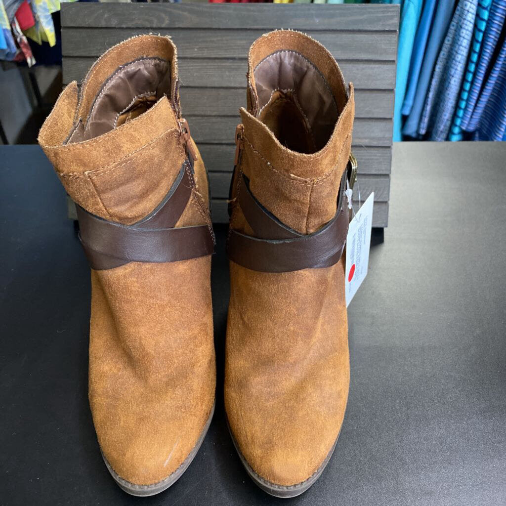 FAUX SUEDE ANKLE BOOTS