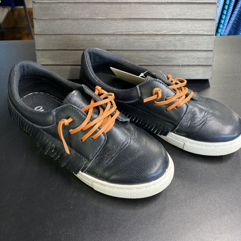 FAUX LEATHER TENNIS SHOES