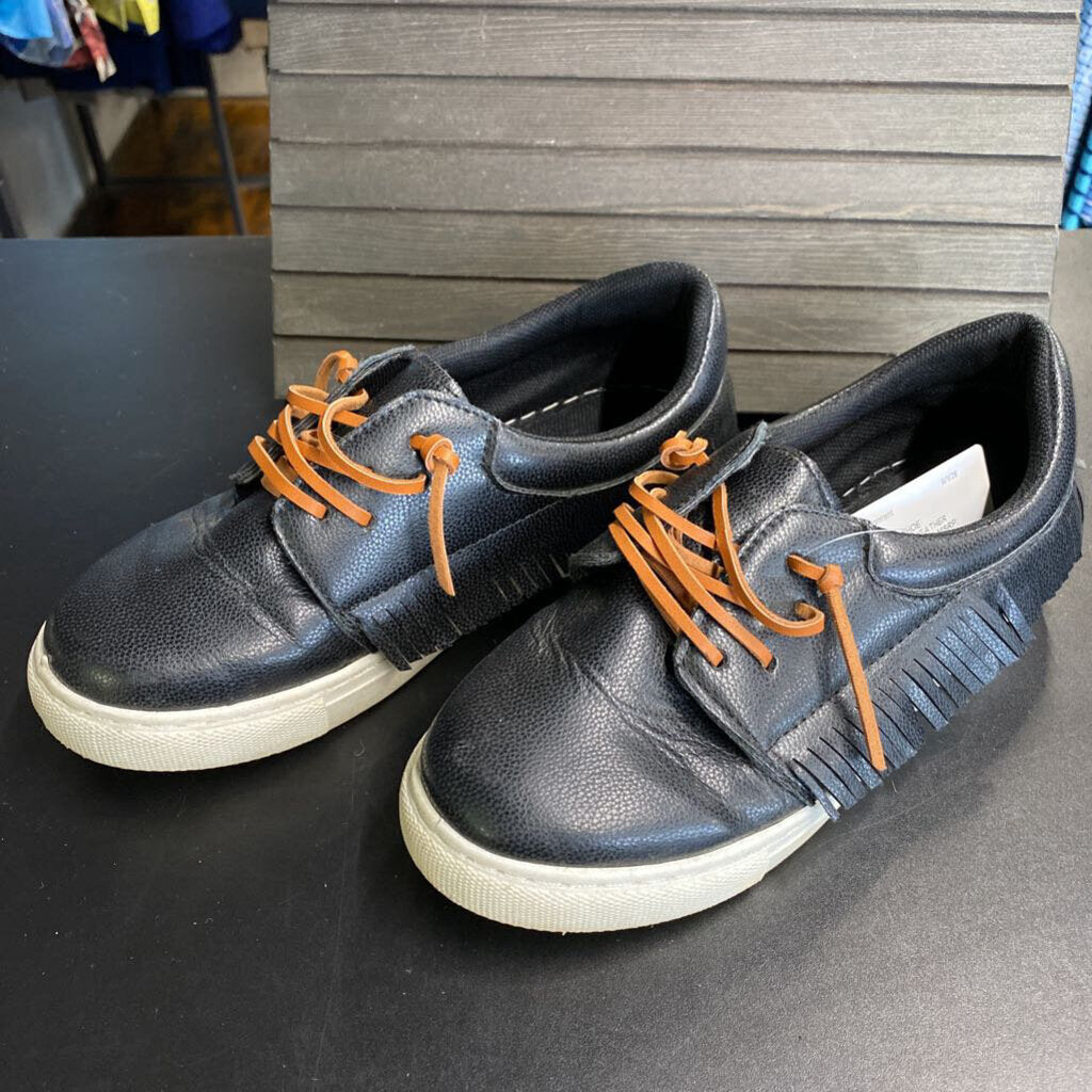 FAUX LEATHER TENNIS SHOES