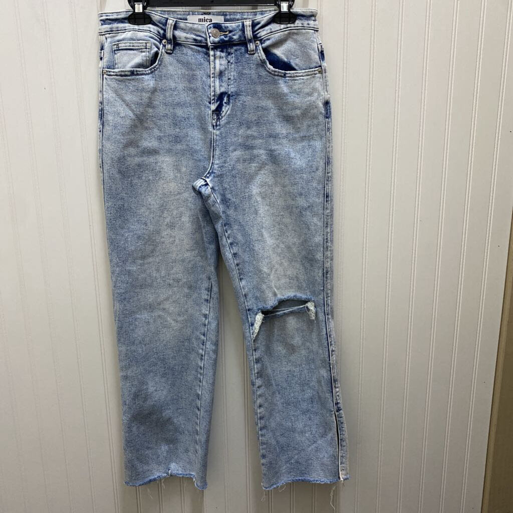 DISTRESSED STRAIGHT LEGGED